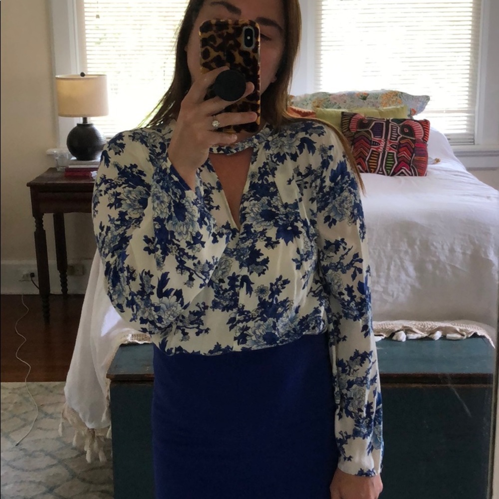 En creme flower tunic - Picture 3 of 8